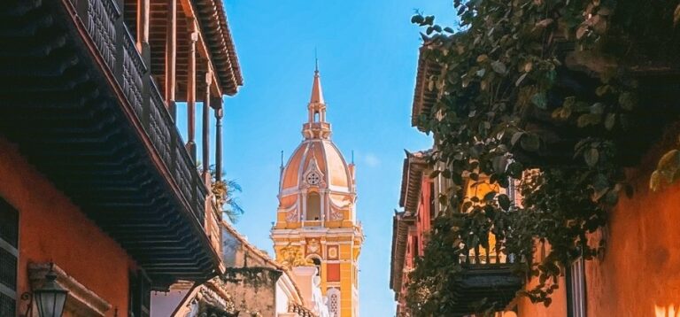 Medellín e Cartagena na Colômbia